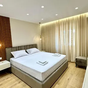 Hotel E&r At Myslym Shyri Tirana